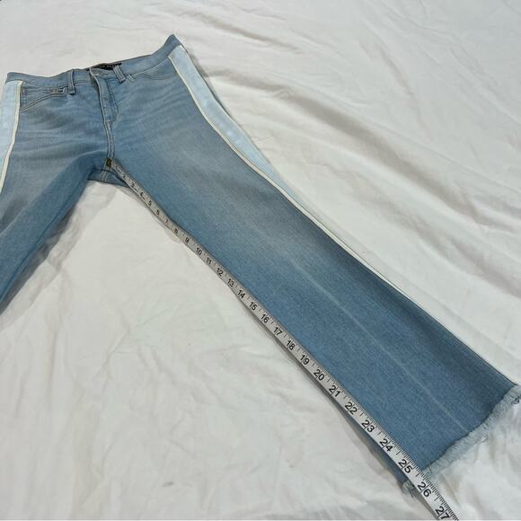 Veronica Beard Carly Air Tux Striped 11” Kick Flare Jean frayed ankle size 28 - Picture 11 of 16